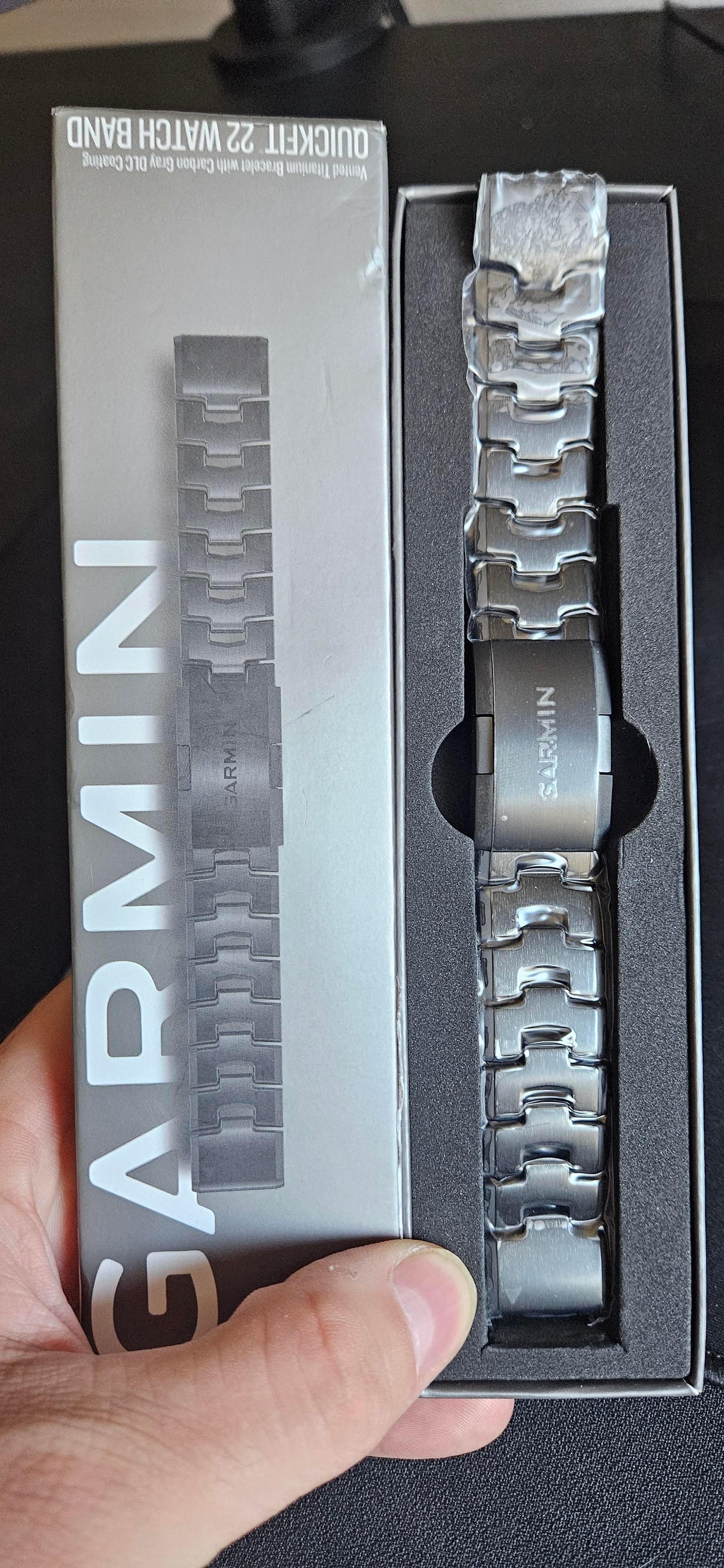 Garmin Epix Pro Gen 2 Sapphire-Carbon Gray Dlc Ti W/Black Band-51Mm